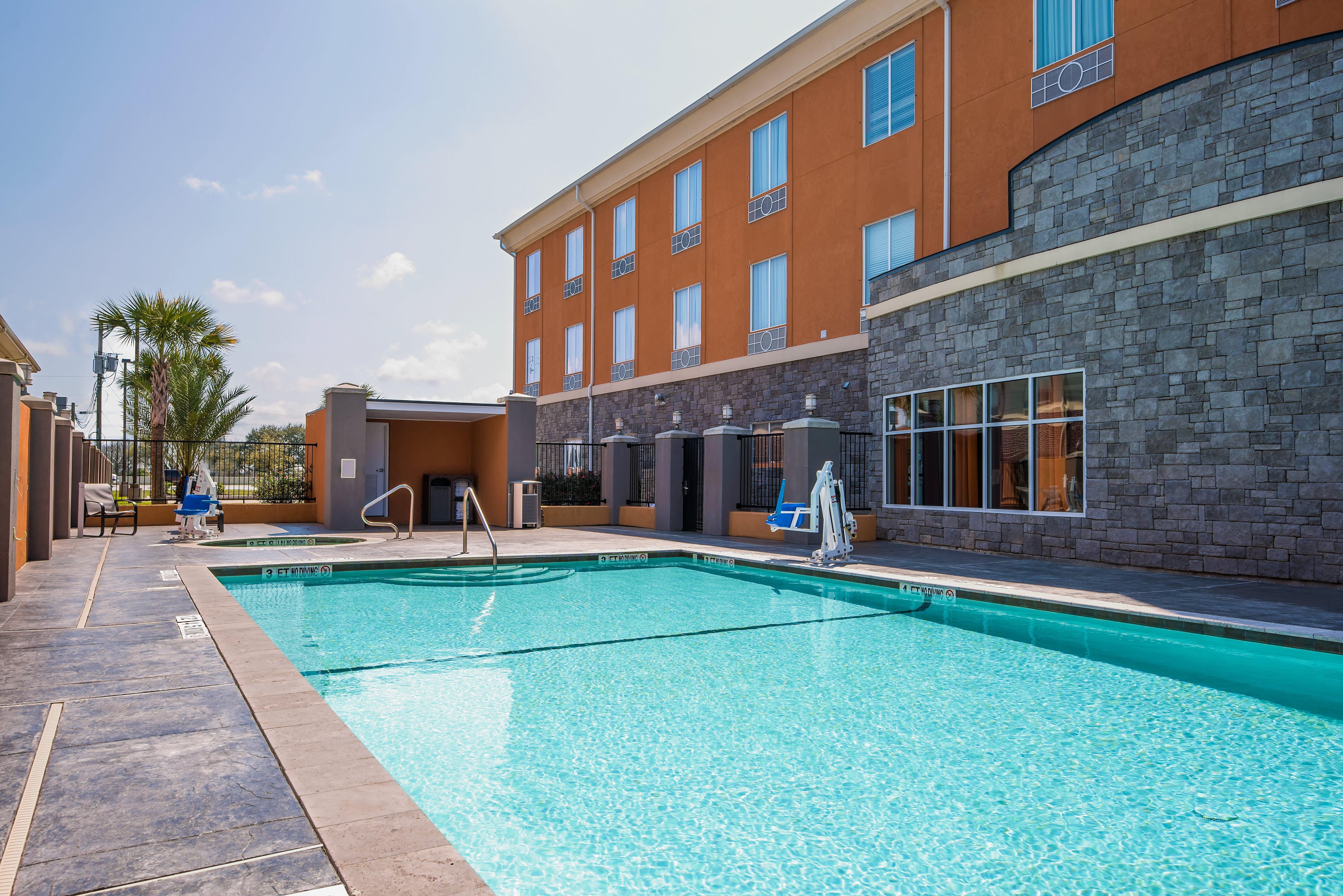 Holiday Inn Express Hotel & Suites Clute-Lake Jackson, An Ihg Hotel Exterior foto